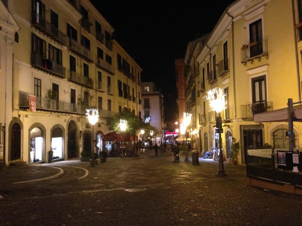 Готель Zelzar Salerno Centro Екстер'єр фото